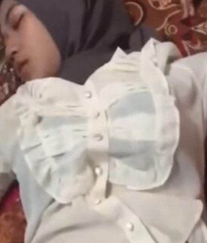 Istri Cantik Solehah Selingkuh Di Oyo Pulang Kantor