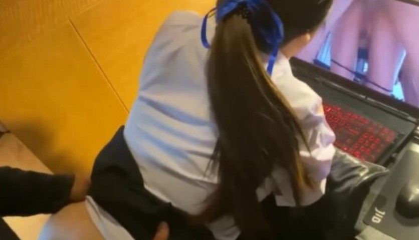 New Abg Viral Smp Cantik Nonton Film Biru Bareng Kakak Kelas Di Warnet