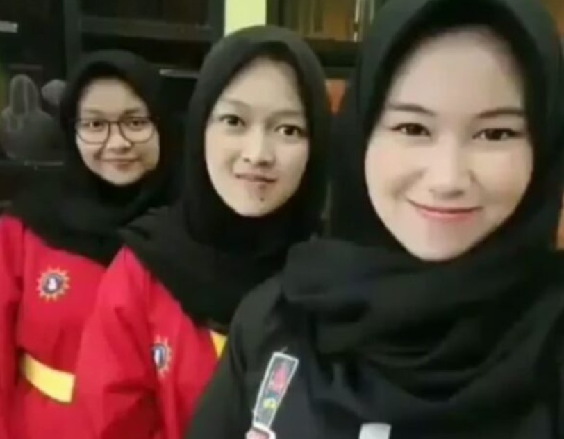 Top 7 ABG Viral SMA 2025: Hijab Video Gadis Indo Atlet Silat Jilbab Paling Berani Meronta Terbukti Wiwik Pelatih Bikin Geger Dunia Maya